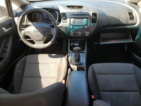 3KPFL4A71HE113267 2017 KIA FORTE - Image 8
