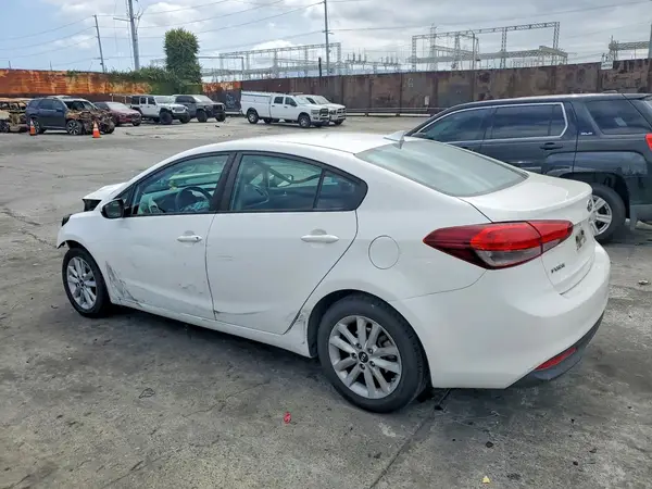 3KPFL4A71HE117058 2017 KIA FORTE - Image 2