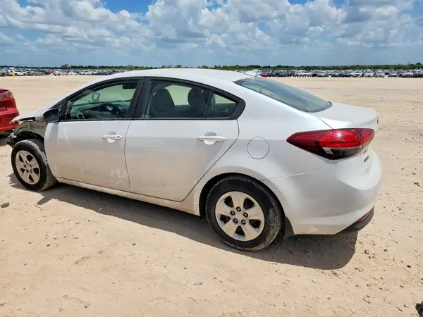 3KPFL4A71HE117254 2017 KIA FORTE - Image 2