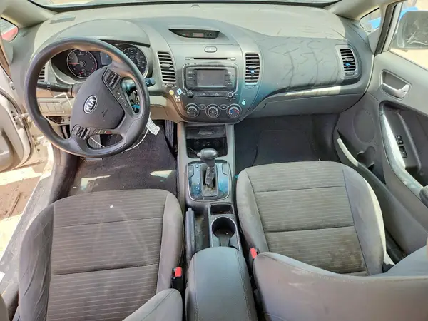 3KPFL4A71HE117254 2017 KIA FORTE - Image 8