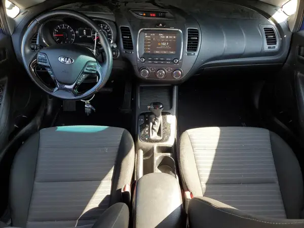 3KPFL4A71HE118033 2017 KIA FORTE - Image 8