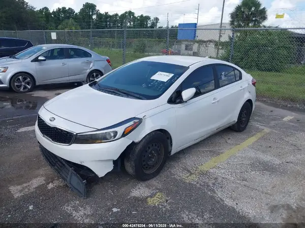 3KPFL4A71HE122826 2017 KIA FORTE - Image 2
