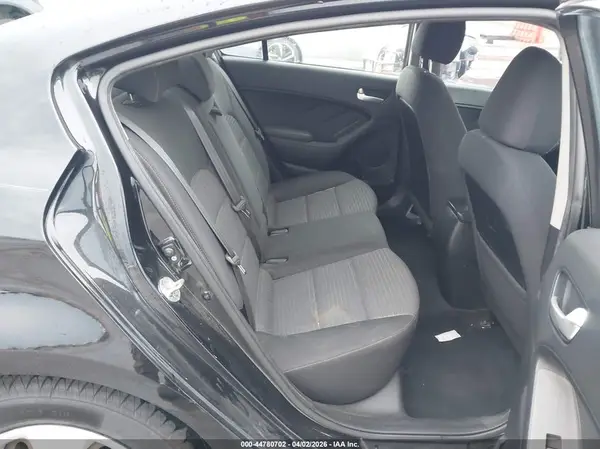3KPFL4A71HE123376 2017 KIA FORTE - Image 8