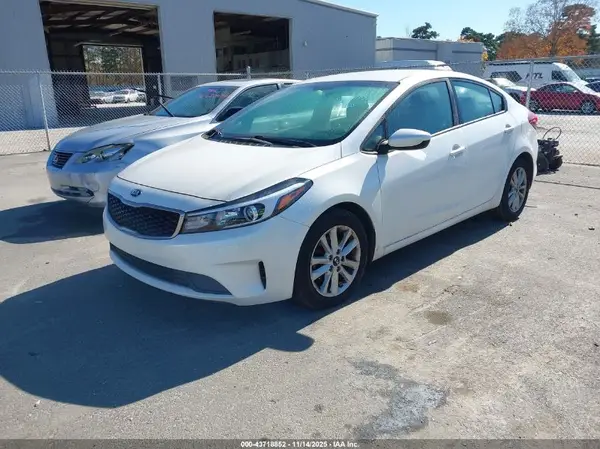 3KPFL4A71HE123538 2017 KIA FORTE - Image 2