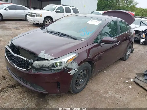 3KPFL4A71HE124379 2017 KIA FORTE - Image 2