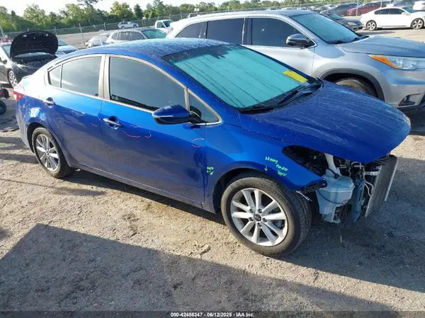 3KPFL4A71HE129047 2017 KIA FORTE - Image 1