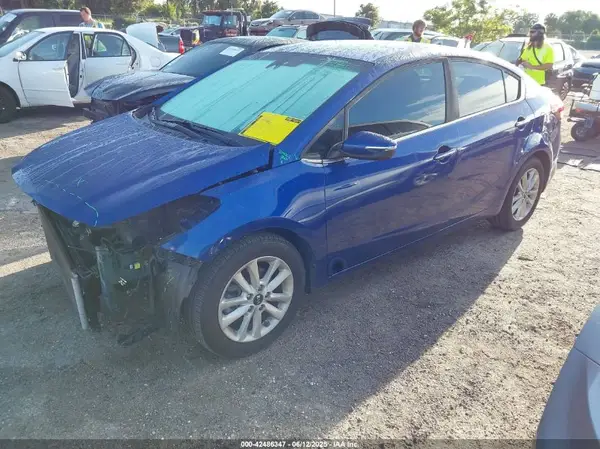 3KPFL4A71HE129047 2017 KIA FORTE - Image 2