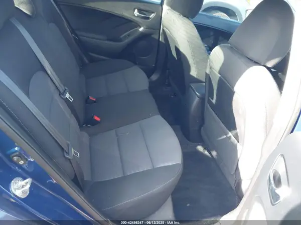 3KPFL4A71HE129047 2017 KIA FORTE - Image 8