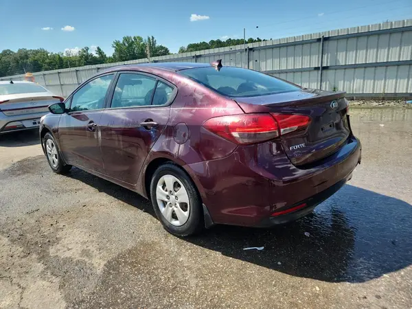 3KPFL4A71HE129534 2017 KIA FORTE - Image 2