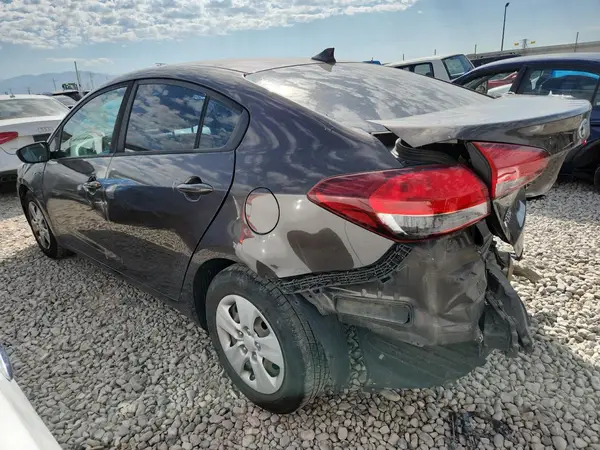 3KPFL4A71HE129985 2017 KIA FORTE - Image 2