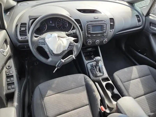 3KPFL4A71HE129985 2017 KIA FORTE - Image 8