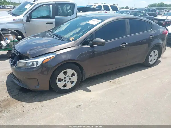 3KPFL4A71HE131655 2017 KIA FORTE - Image 2