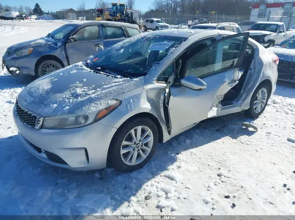 3KPFL4A71HE131980 2017 KIA FORTE - Image 2