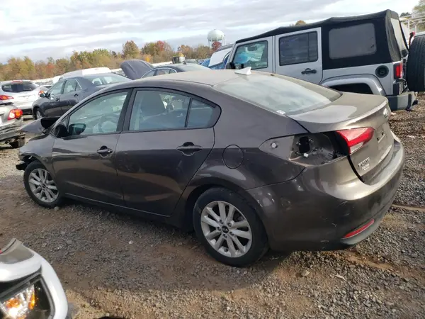 3KPFL4A71HE132899 2017 KIA FORTE - Image 2