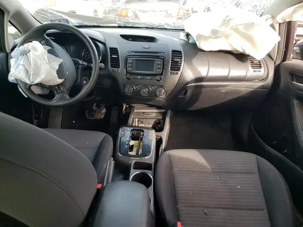 3KPFL4A71HE132899 2017 KIA FORTE - Image 8