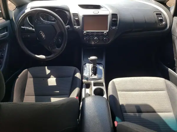 3KPFL4A71HE134099 2017 KIA FORTE - Image 8