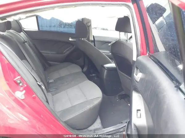 3KPFL4A71HE137052 2017 KIA FORTE - Image 8