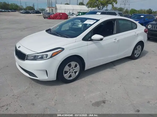 3KPFL4A71HE139044 2017 KIA FORTE - Image 2