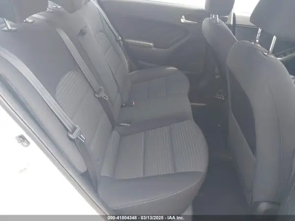 3KPFL4A71HE139044 2017 KIA FORTE - Image 8