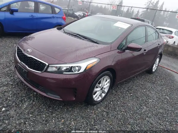 3KPFL4A71HE144518 2017 KIA FORTE - Image 2