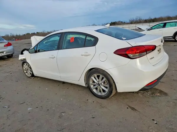 3KPFL4A71HE145104 2017 KIA FORTE - Image 2