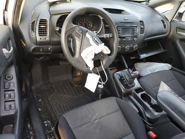 3KPFL4A71HE145104 2017 KIA FORTE - Image 8