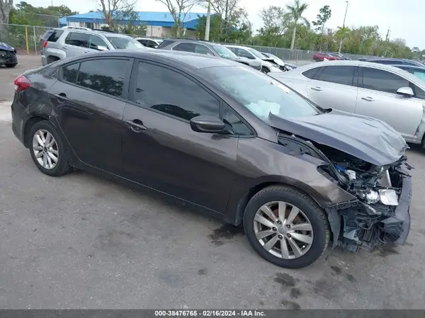 3KPFL4A71HE147063 2017 KIA FORTE - Image 1