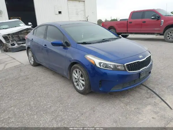 3KPFL4A71HE153123 2017 KIA FORTE - Image 1