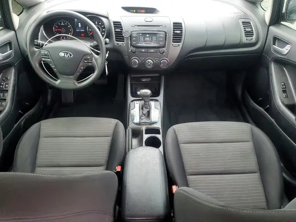 3KPFL4A71HE153140 2017 KIA FORTE - Image 8