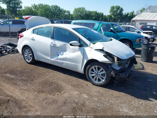 3KPFL4A71HE155745 2017 KIA FORTE - Image 1