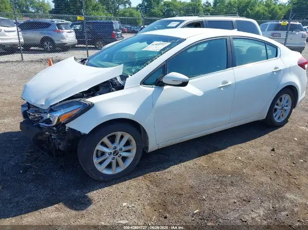 3KPFL4A71HE155745 2017 KIA FORTE - Image 2