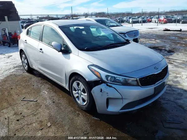 3KPFL4A71HE158113 2017 KIA FORTE - Image 1