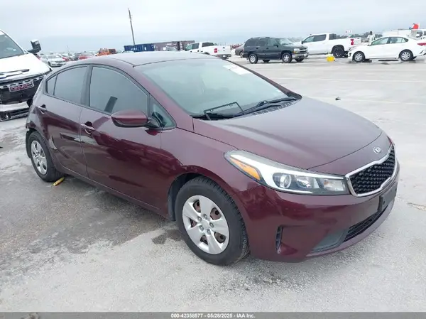 3KPFL4A71HE158578 2017 KIA FORTE - Image 1