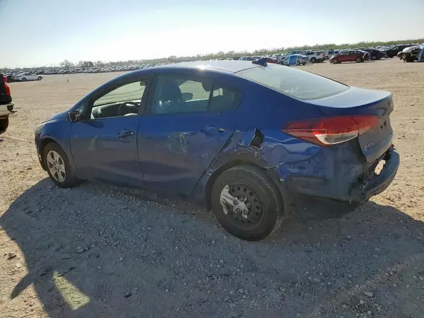 3KPFL4A71JE164404 2018 KIA FORTE - Image 2