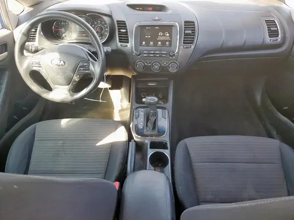 3KPFL4A71JE164404 2018 KIA FORTE - Image 8