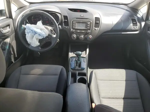 3KPFL4A71JE166718 2018 KIA FORTE - Image 8