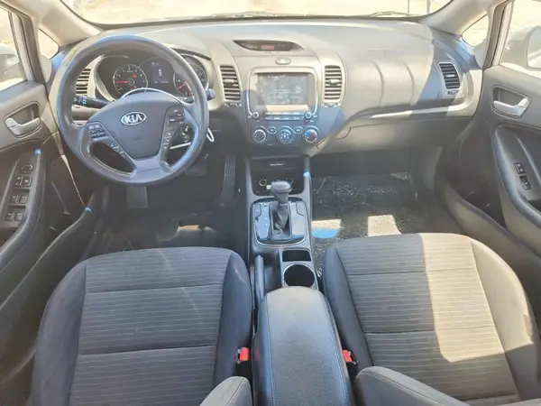 3KPFL4A71JE167318 2018 KIA FORTE - Image 8