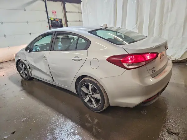 3KPFL4A71JE168954 2018 KIA FORTE - Image 2