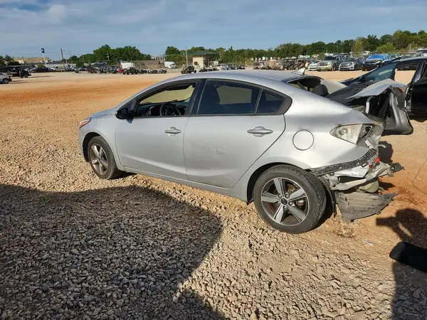 3KPFL4A71JE169988 2018 KIA FORTE - Image 2
