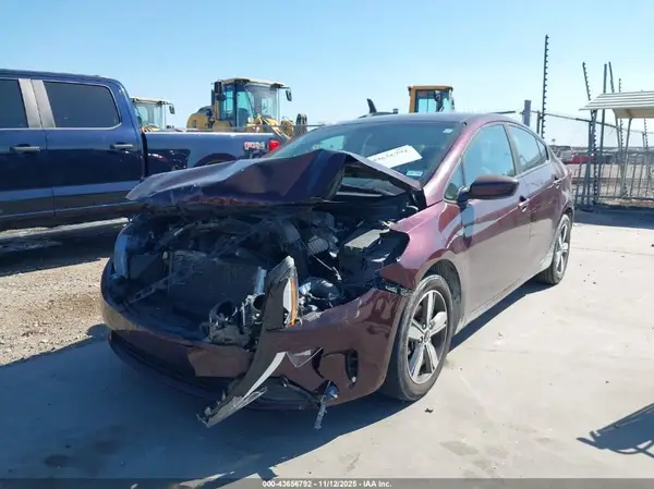 3KPFL4A71JE170672 2018 KIA FORTE - Image 2