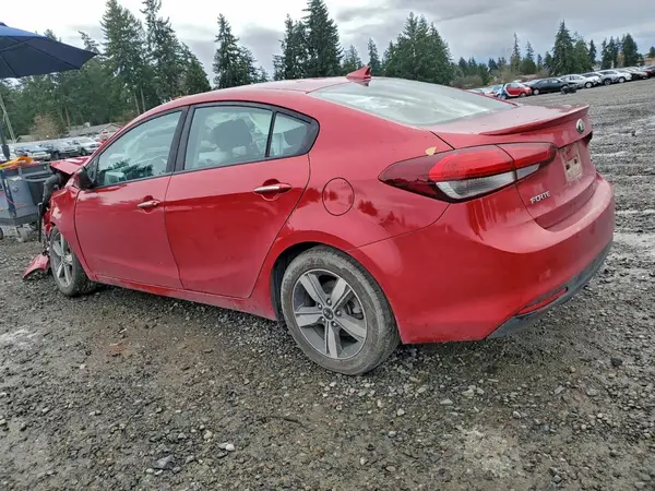3KPFL4A71JE170879 2018 KIA FORTE - Image 2