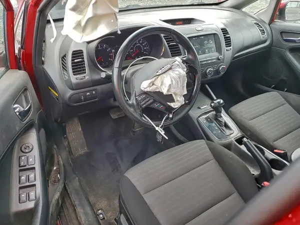 3KPFL4A71JE170879 2018 KIA FORTE - Image 8
