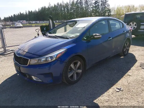 3KPFL4A71JE171515 2018 KIA FORTE - Image 2
