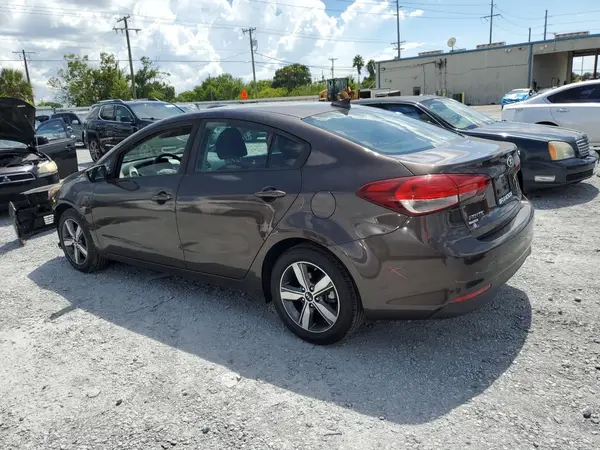 3KPFL4A71JE172342 2018 KIA FORTE - Image 2