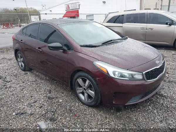 3KPFL4A71JE173930 2018 KIA FORTE - Image 1