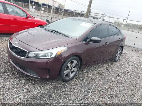 3KPFL4A71JE173930 2018 KIA FORTE - Image 2