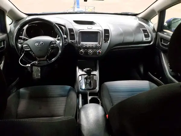 3KPFL4A71JE174267 2018 KIA FORTE - Image 8