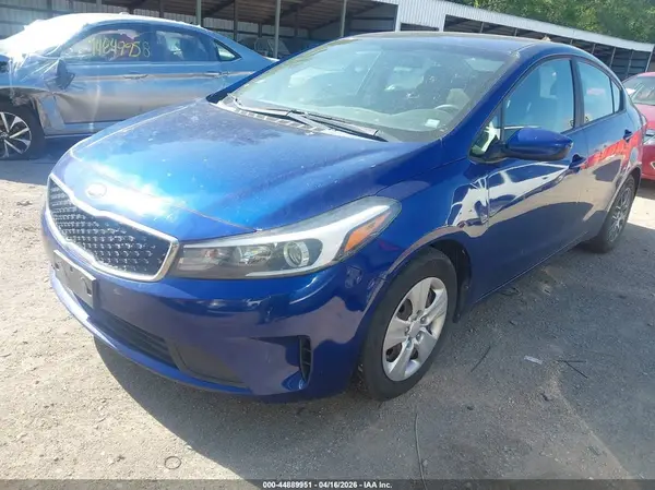 3KPFL4A71JE174771 2018 KIA FORTE - Image 2