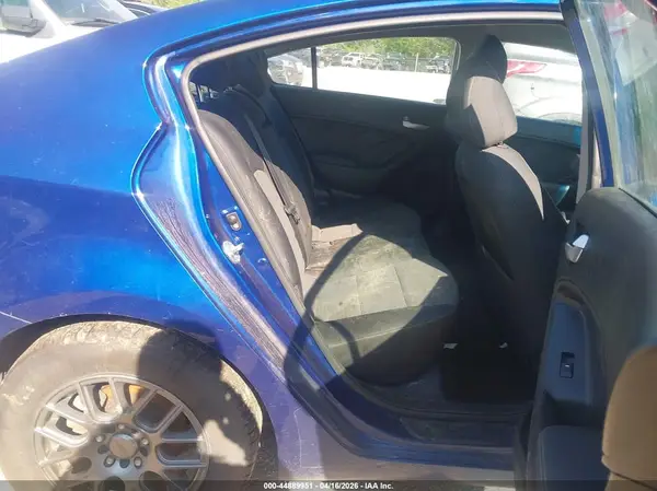 3KPFL4A71JE174771 2018 KIA FORTE - Image 8