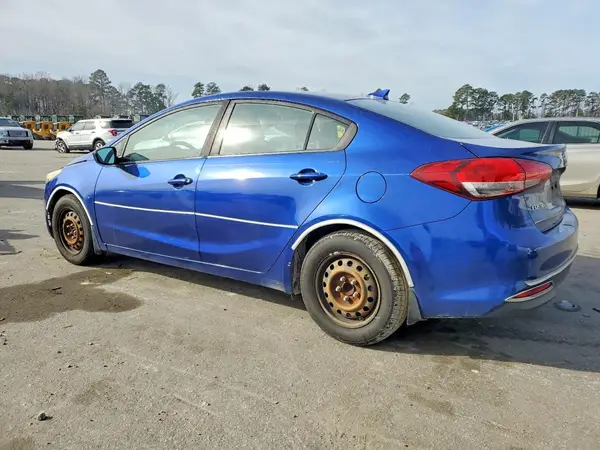 3KPFL4A71JE174897 2018 KIA FORTE - Image 2